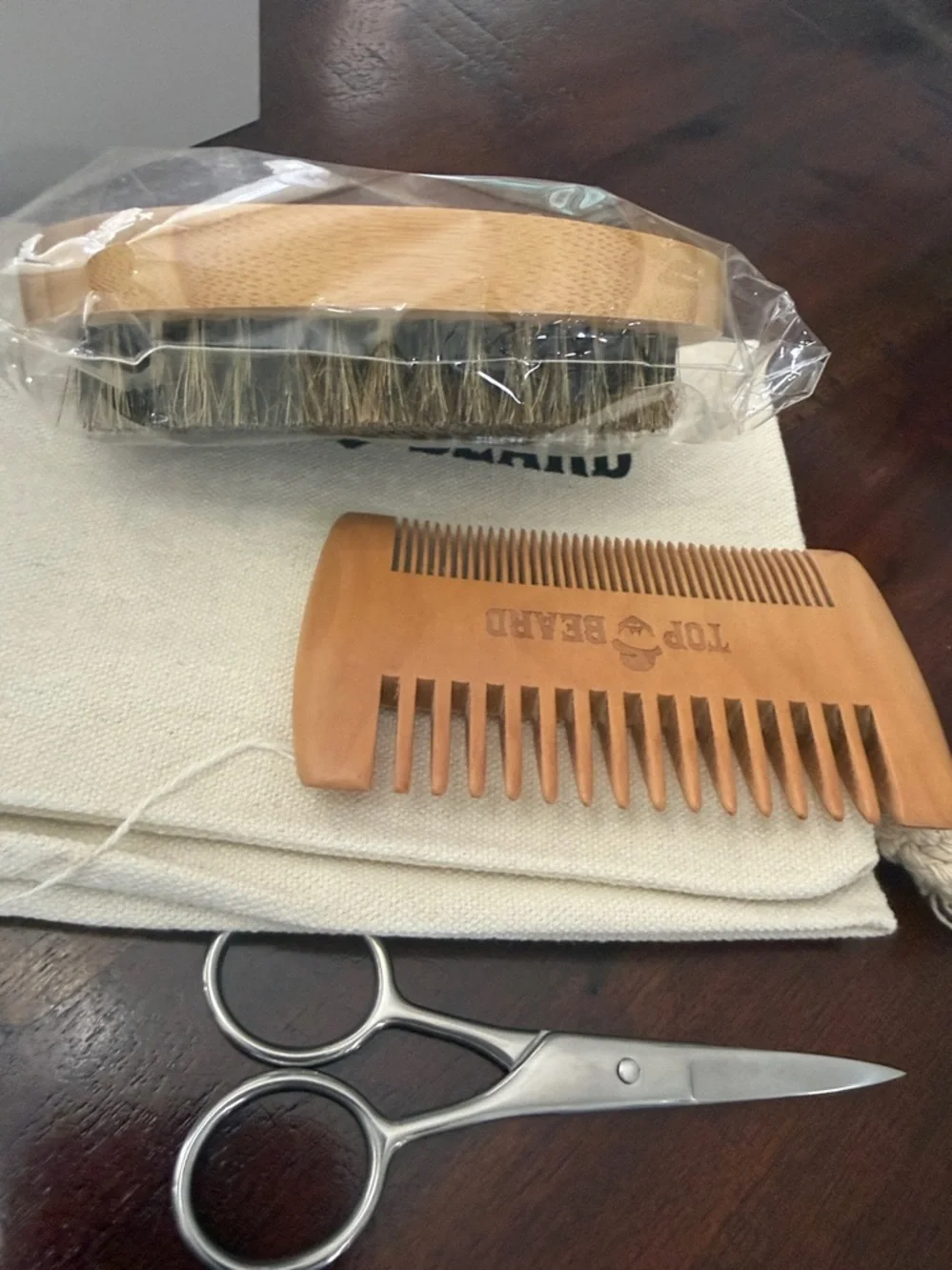Men Grooming Kit - White & Natural